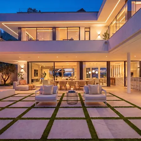 Vacation I Almost Heaven, Private Heated Pool, Prime Location Golf Valley, Minutes To Puerto Banus, Hot Tub, Gym, World-class Dining Villa Marbella