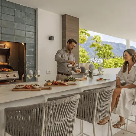 Villa Vacation I Almost Heaven, Private Heated Pool, Prime Location Golf Valley, Minutes To Puerto Banus, Hot Tub, Gym, World-class Dining Marbella