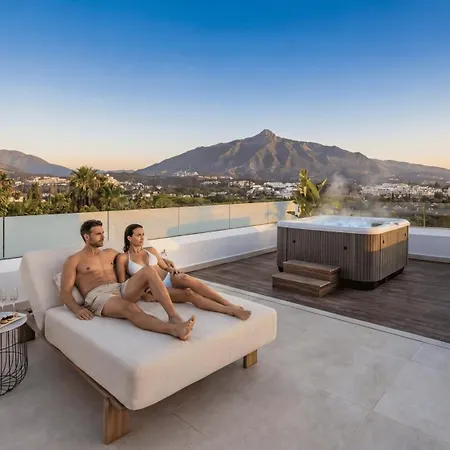 Villa Vacation I Almost Heaven, Private Heated Pool, Prime Location Golf Valley, Minutes To Puerto Banus, Hot Tub, Gym, World-class Dining *