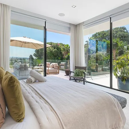 Vacation I Almost Heaven, Private Heated Pool, Prime Location Golf Valley, Minutes To Puerto Banus, Hot Tub, Gym, World-class Dining Marbella