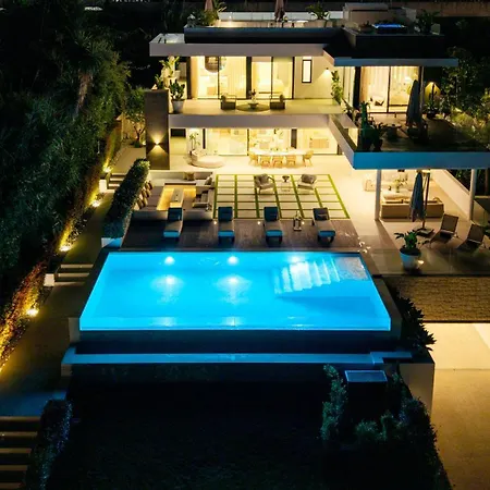 Vacation I Almost Heaven, Private Heated Pool, Prime Location Golf Valley, Minutes To Puerto Banus, Hot Tub, Gym, World-class Dining Villa