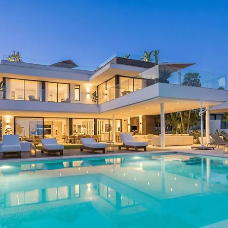 Villa Vacation I Almost Heaven, Private Heated Pool, Prime Location Golf Valley, Minutes To Puerto Banus, Hot Tub, Gym, World-class Dining