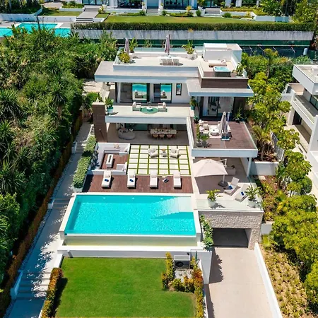 Vacation I Almost Heaven, Private Heated Pool, Prime Location Golf Valley, Minutes To Puerto Banus, Hot Tub, Gym, World-class Dining *