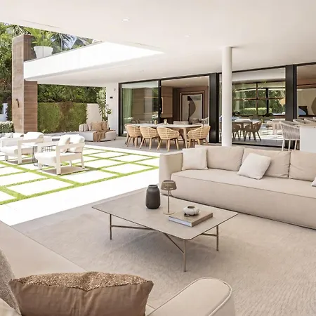 Vacation I Almost Heaven, Private Heated Pool, Prime Location Golf Valley, Minutes To Puerto Banus, Hot Tub, Gym, World-class Dining Villa *