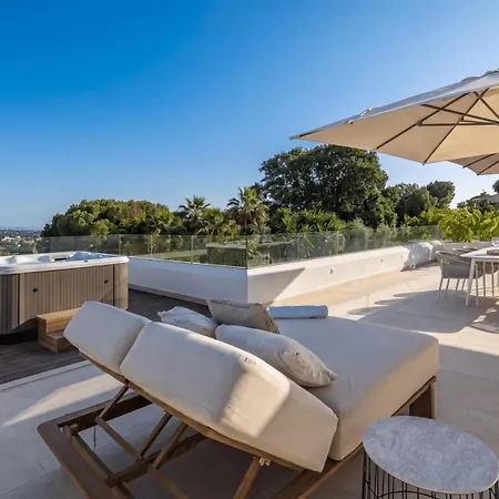 Vacation I Almost Heaven, Private Heated Pool, Prime Location Golf Valley, Minutes To Puerto Banus, Hot Tub, Gym, World-class Dining Villa Marbella
