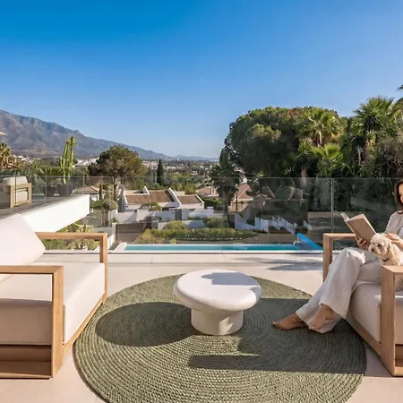 Villa Vacation I Almost Heaven, Private Heated Pool, Prime Location Golf Valley, Minutes To Puerto Banus, Hot Tub, Gym, World-class Dining *