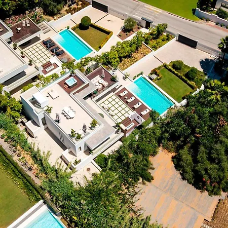 Vacation I Almost Heaven, Private Heated Pool, Prime Location Golf Valley, Minutes To Puerto Banus, Hot Tub, Gym, World-class Dining Villa Marbella