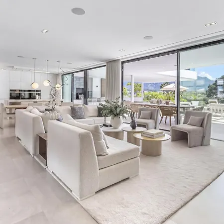 Vacation I Almost Heaven, Private Heated Pool, Prime Location Golf Valley, Minutes To Puerto Banus, Hot Tub, Gym, World-class Dining Marbella