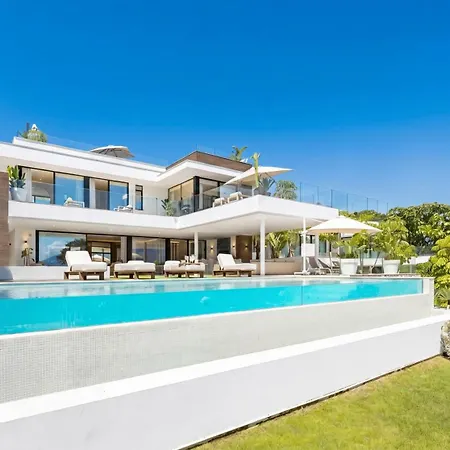Villa Vacation I Almost Heaven, Private Heated Pool, Prime Location Golf Valley, Minutes To Puerto Banus, Hot Tub, Gym, World-class Dining