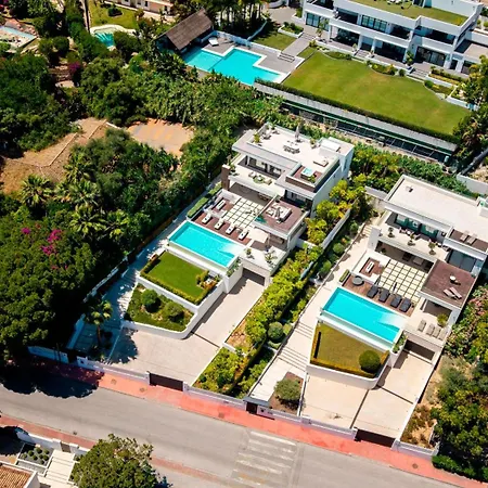 Vacation I Almost Heaven, Private Heated Pool, Prime Location Golf Valley, Minutes To Puerto Banus, Hot Tub, Gym, World-class Dining Villa *